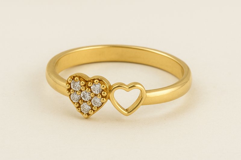 Anel 2 Corações em Ouro 18K – Delicadeza e Brilho que Encantam